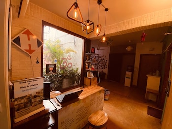 hide in hostel delhi