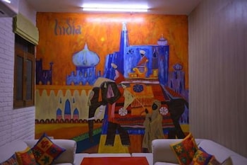 hide in hostel delhi