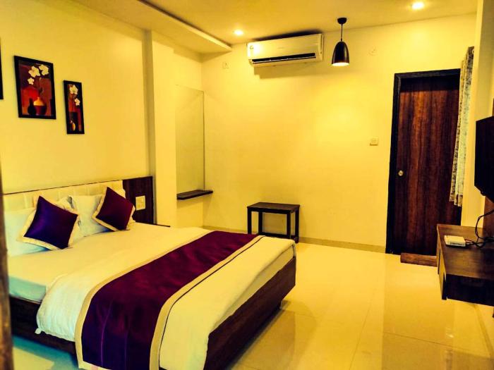hotel neem tree