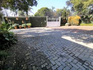 at 98 on lynburn guest house