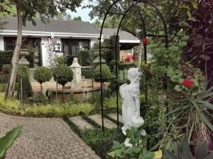 at 98 on lynburn guest house