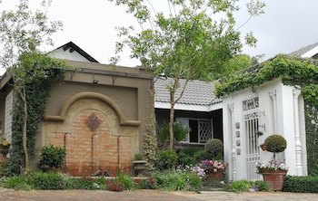 at 98 on lynburn guest house