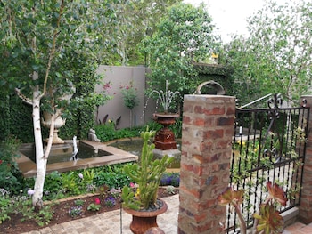 at 98 on lynburn guest house