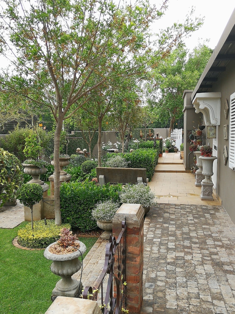 at 98 on lynburn guest house