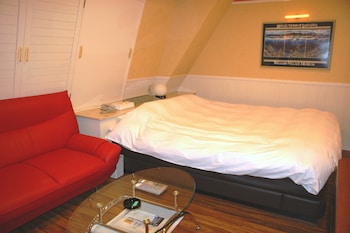 hotel sting adults only