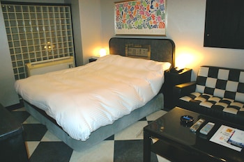 hotel sting adults only