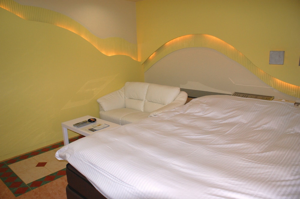 hotel sting adults only