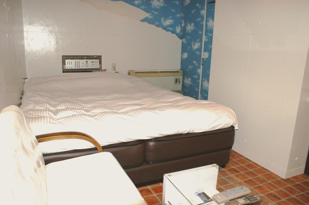 hotel sting adults only