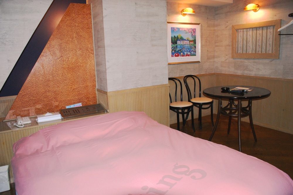 hotel sting adults only