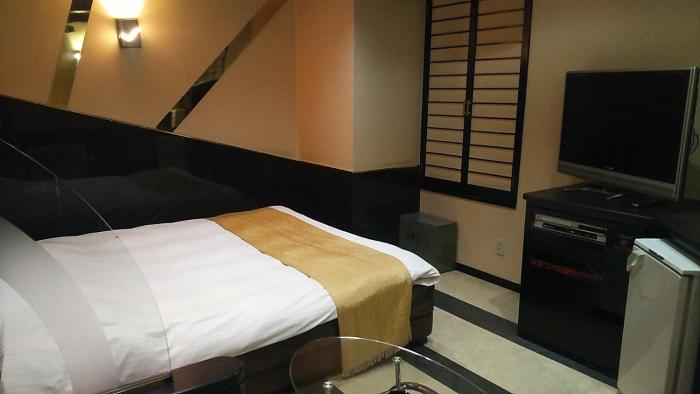 hotel sting adults only