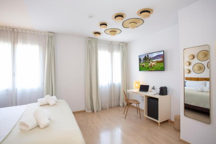 casual colours barcelona hotel