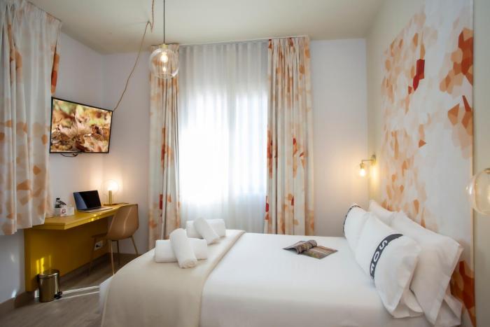 casual colours barcelona hotel