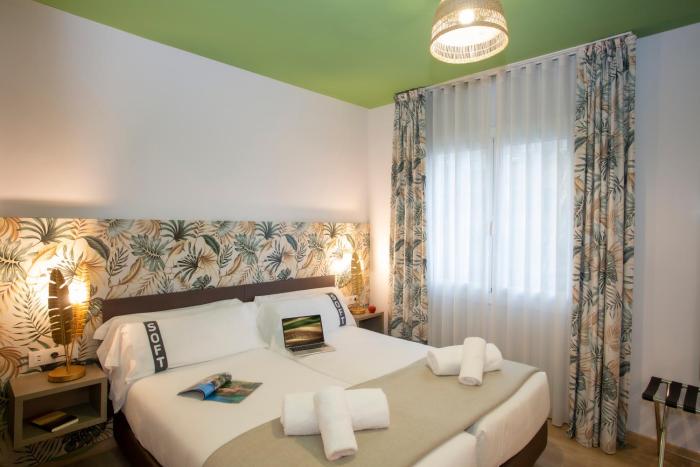 casual colours barcelona hotel