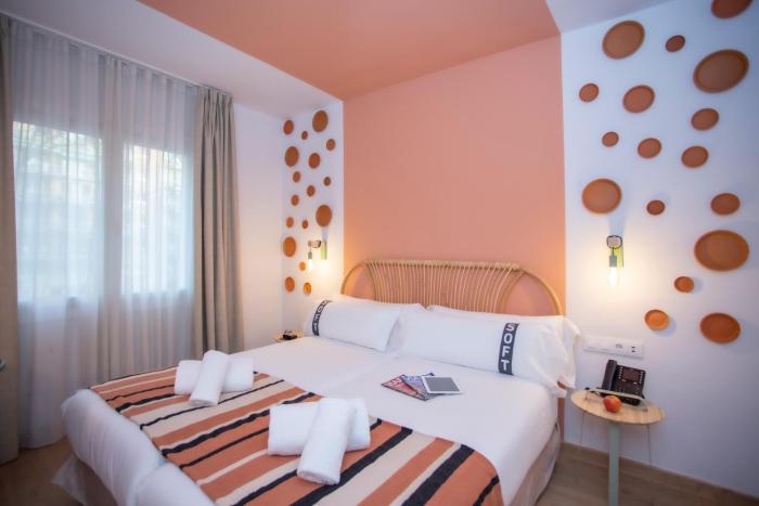 casual colours barcelona hotel