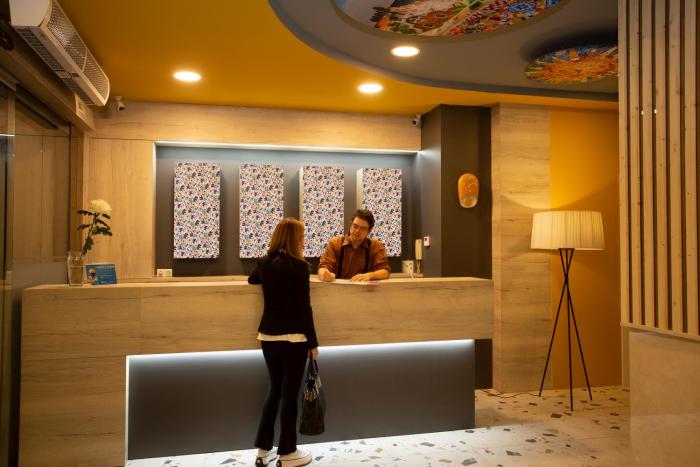 casual colours barcelona hotel