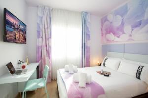 casual colours barcelona hotel