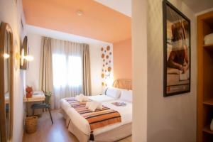 casual colours barcelona hotel