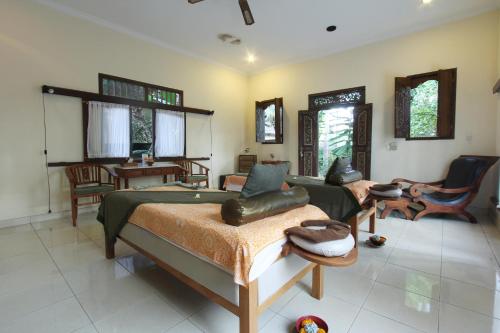 nara ubud cottage by mahaputra
