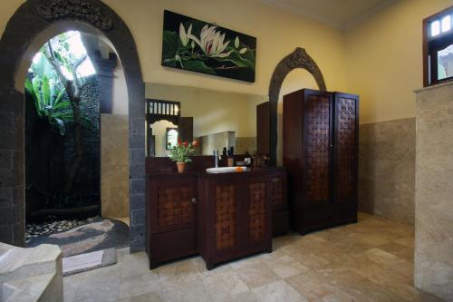 nara ubud cottage by mahaputra
