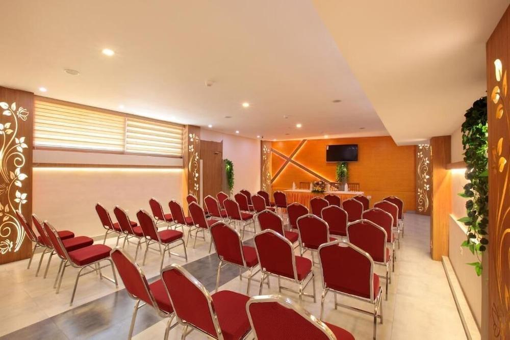 hotel pushpak grande