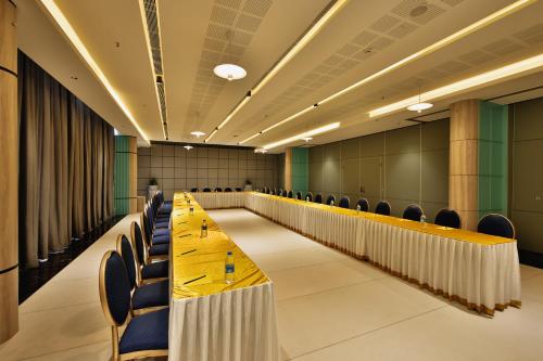 hotel pushpak grande