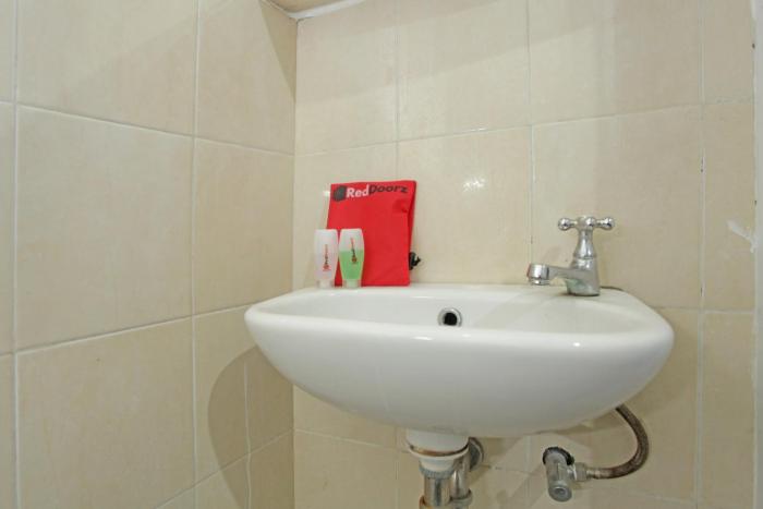 reddoorz soekarno hatta 2