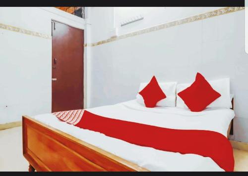 metro lodge charminar