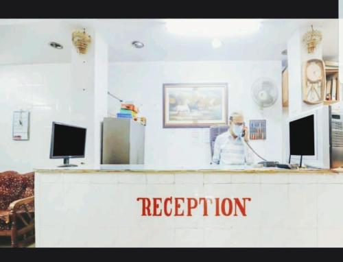 metro lodge charminar