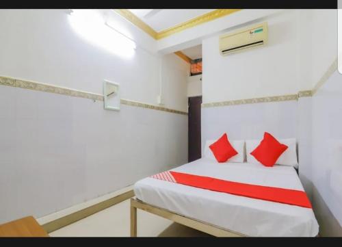 metro lodge charminar