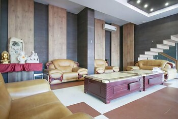hotel radhika