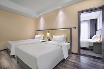 wing hotel guilin central square