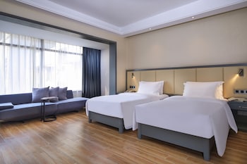 wing hotel guilin central square