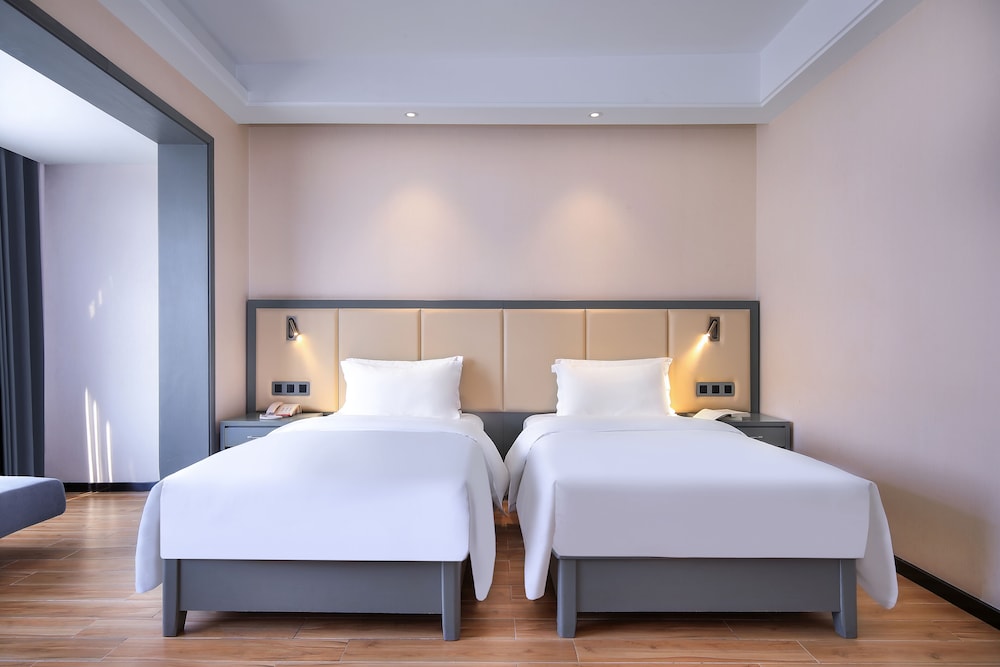 wing hotel guilin central square