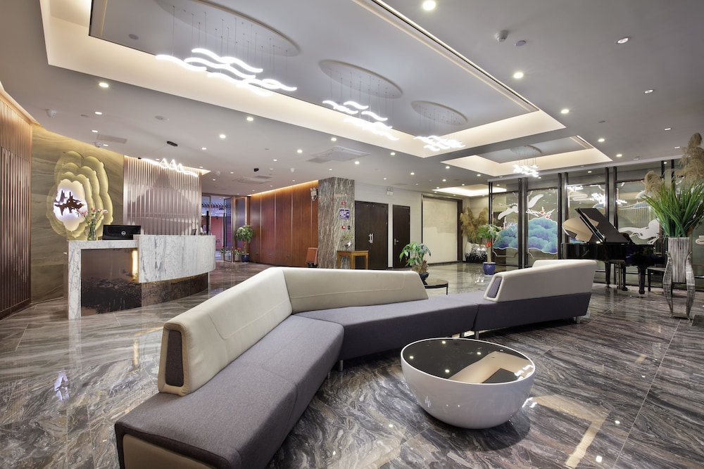 wing hotel guilin central square