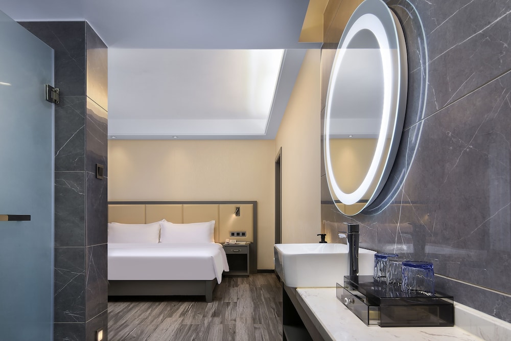 wing hotel guilin central square