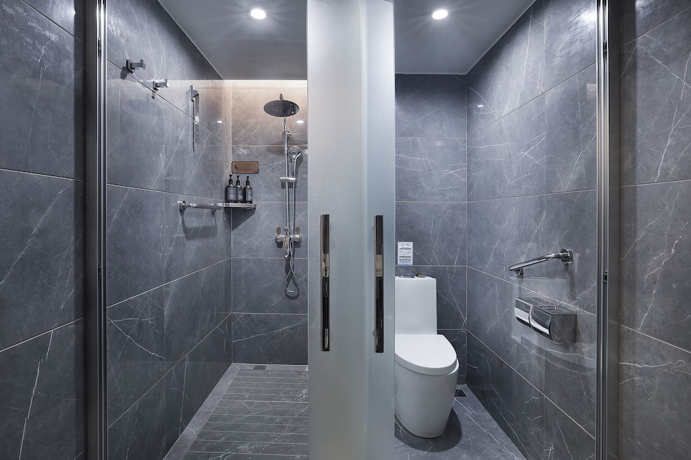 wing hotel guilin central square