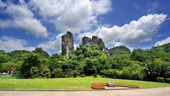 wing hotel guilin central square
