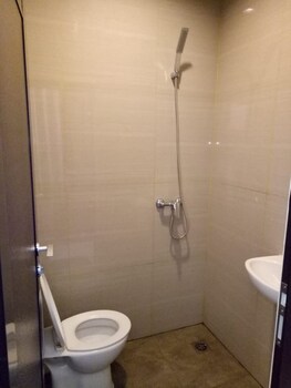 reddoorz raya ngagel 2