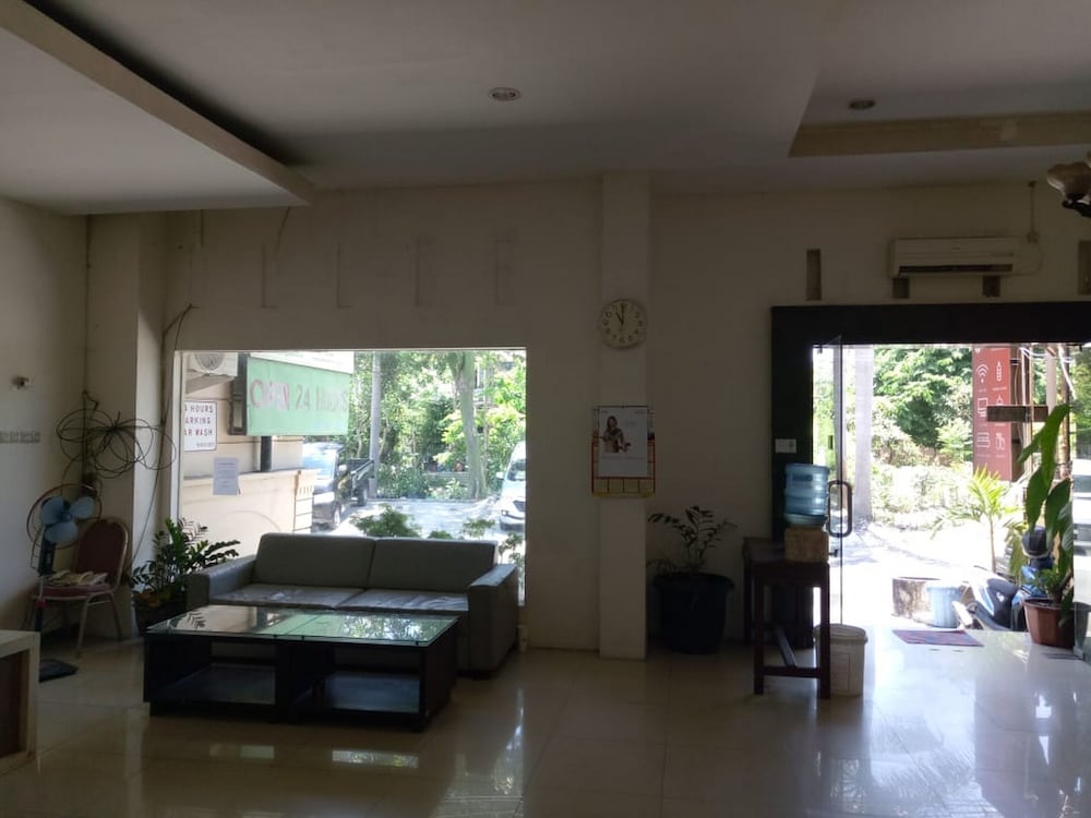 reddoorz raya ngagel 2