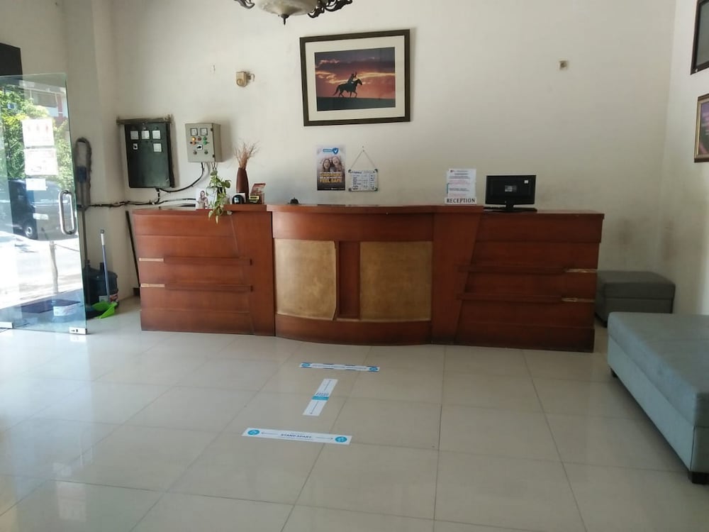 reddoorz raya ngagel 2