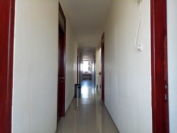 reddoorz raya ngagel 2