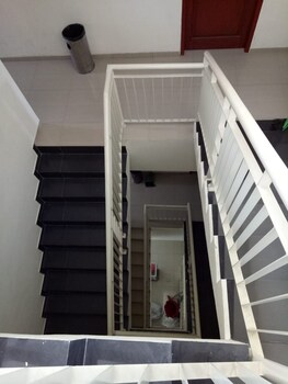 reddoorz raya ngagel 2