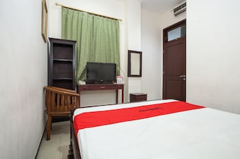 reddoorz raya ngagel 2