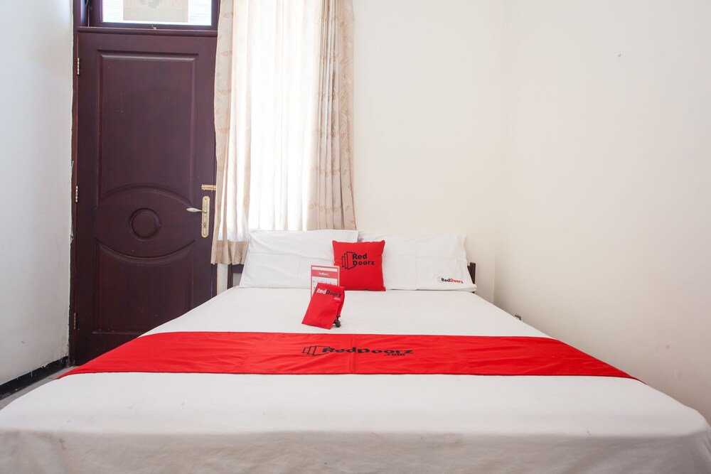 reddoorz raya ngagel 2