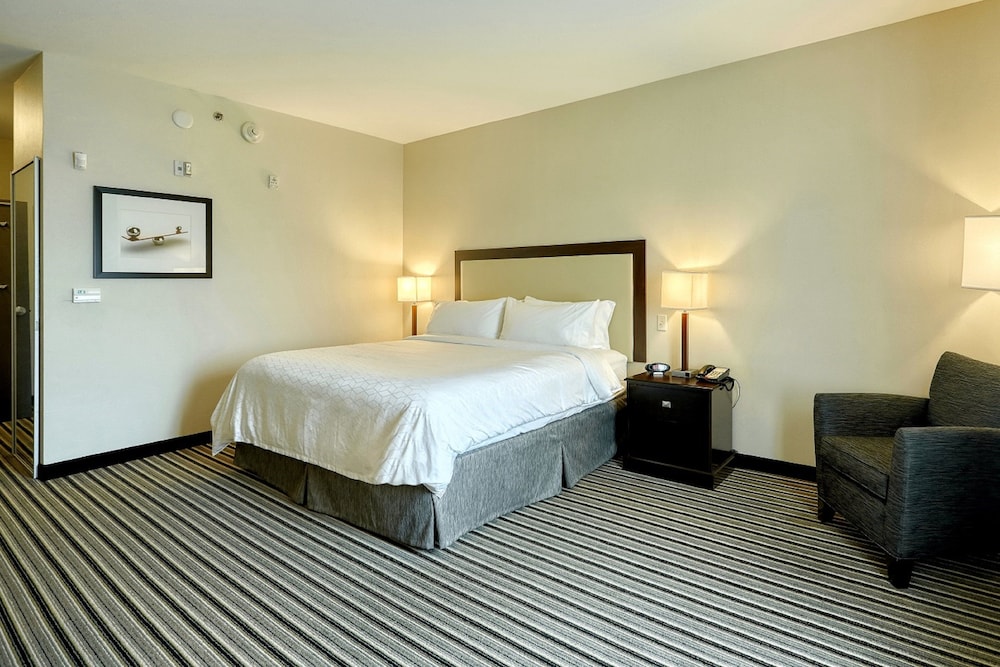 holiday inn express and suites batavia darien lake