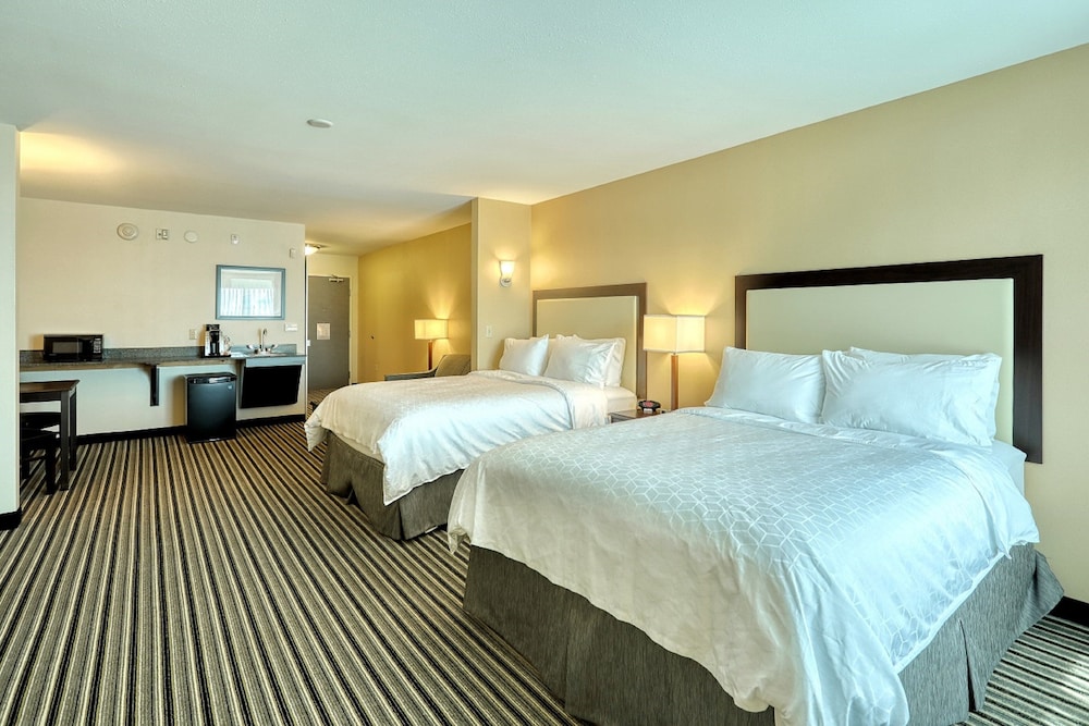 holiday inn express and suites batavia darien lake
