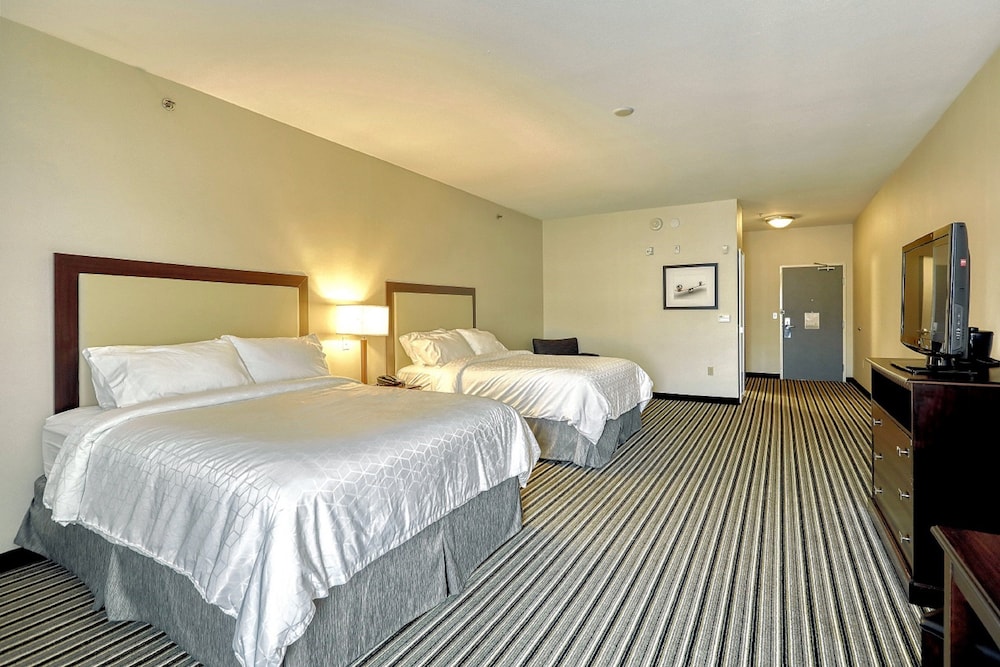 holiday inn express and suites batavia darien lake