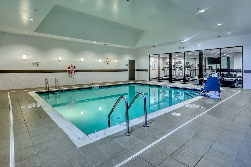 holiday inn express and suites batavia darien lake