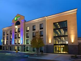 holiday inn express and suites batavia darien lake