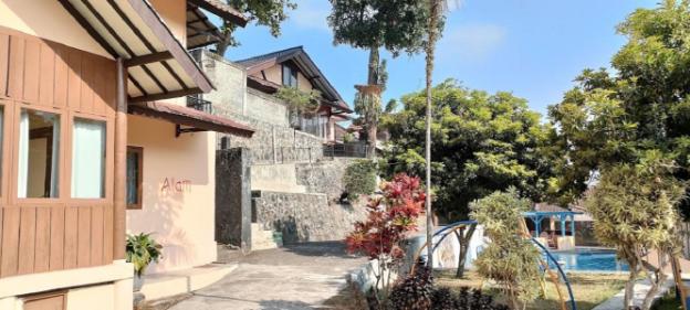 villa tunas alam mutiara